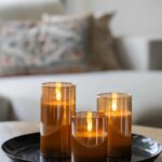 De DORSETTO oplaadbare led kaarsen set (3 stuks) met afstandsbediening biedt 105 uur brandtijd en combineert luxe, gemak en sfeer dankzij het stijlvolle design en de magnetische oplaadfunctie.