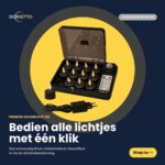 Schwarzes Set mit 12 wiederaufladbaren Teelichtern, Fernbedienung, Ladeadapter und Ladeschale - bis zu 400 Stunden Brenndauer. Präsentiert auf dunklem Hintergrund mit niederländischem Text zur einfachen Fernbedienung.